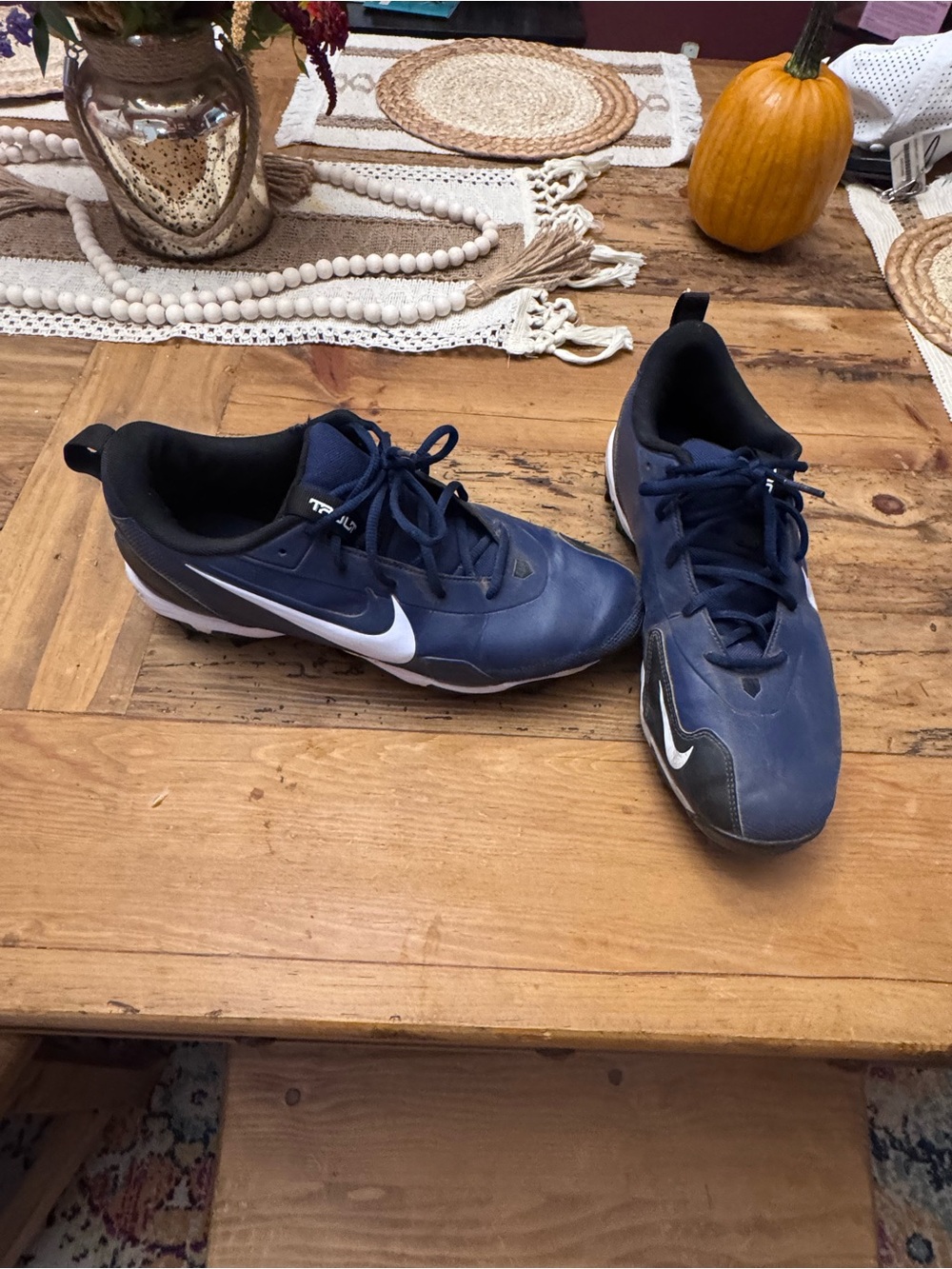 Nike Men’s Navy Blue Athletic Cleats